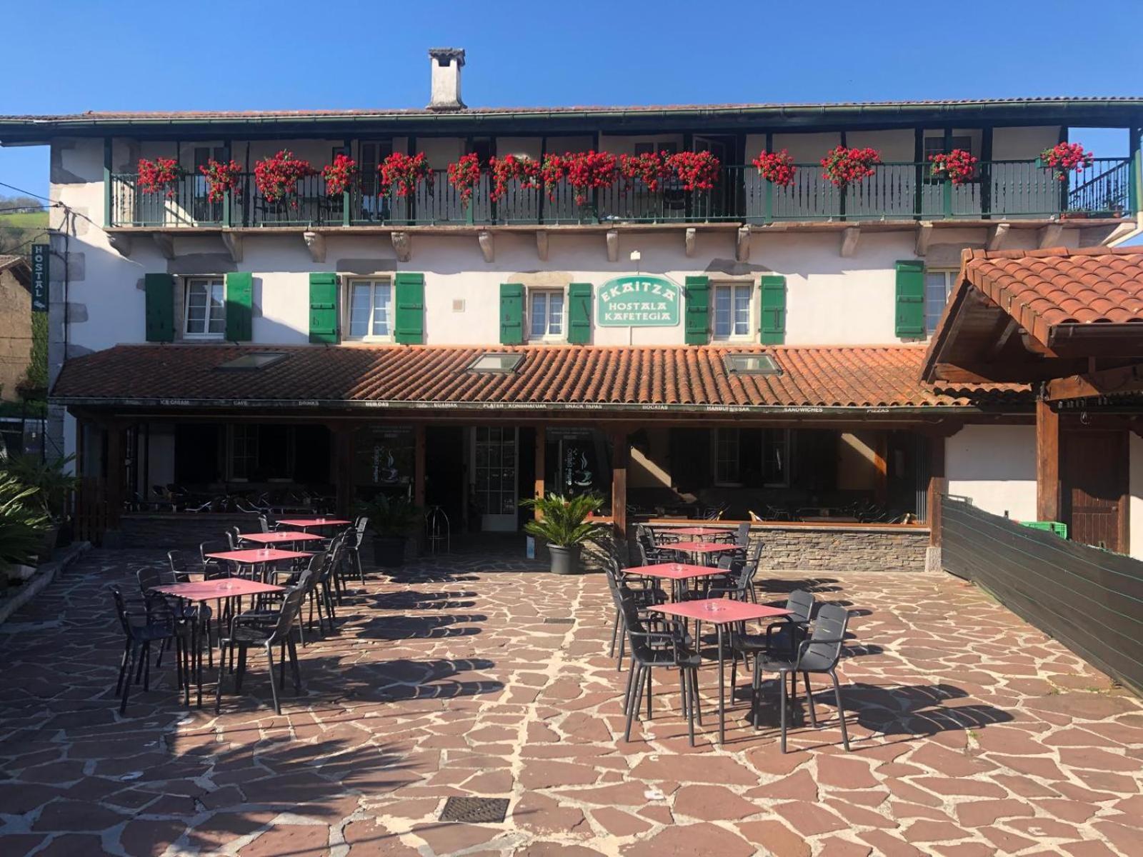 Hostal Ekaitza ليساكا المظهر الخارجي الصورة