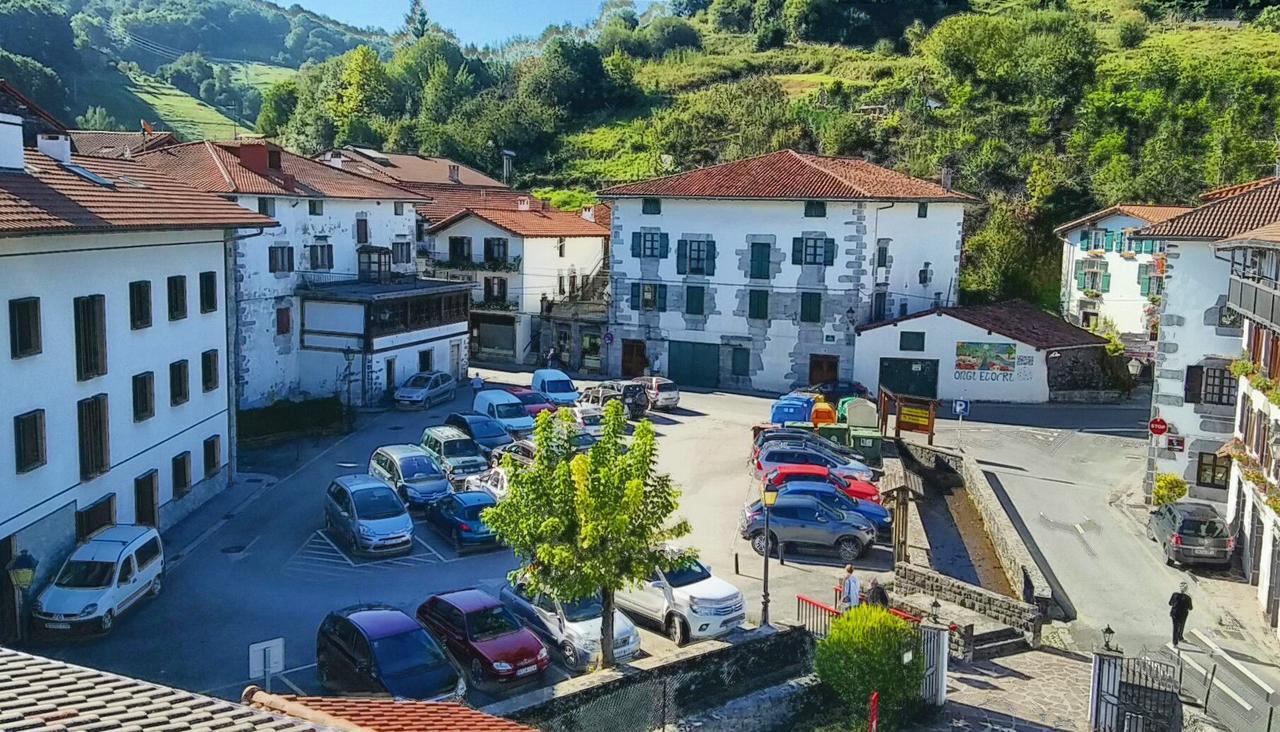 فندق Hostal Ekaitza ليساكا المظهر الخارجي الصورة